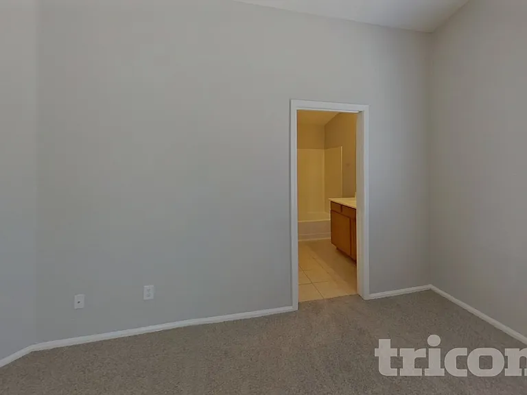 39964 W Sanders Way — Photo 6