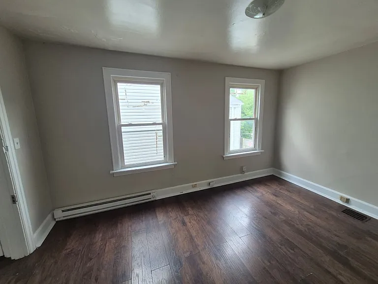 215 Elm St — Photo 8