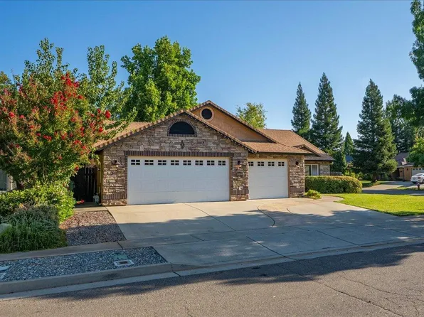 2094 Button Pl, Redding, CA 96002