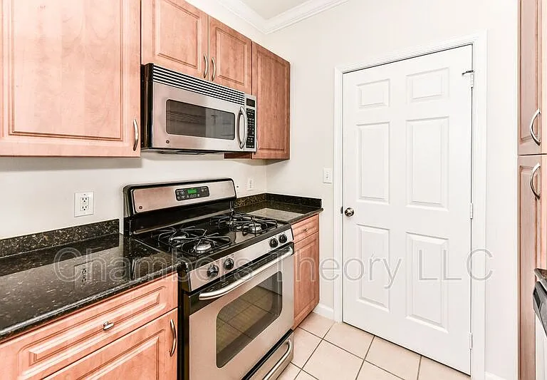 12104 Garden Grove Cir #404 — Photo 7