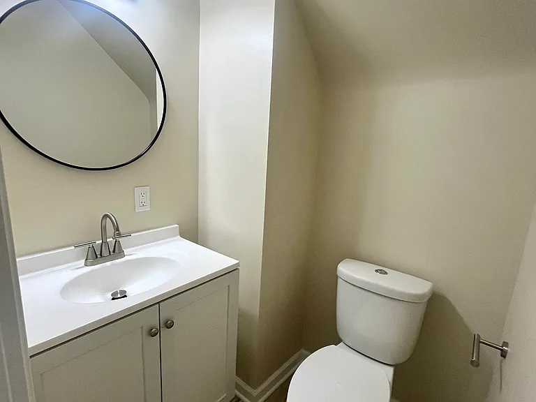 1647 Brown St — Photo 8
