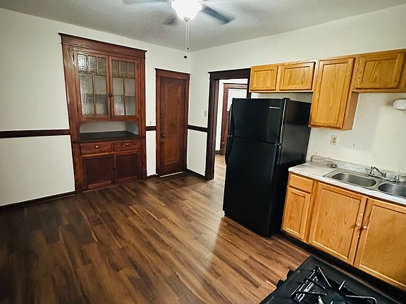 5th image of 4251 Ellenwood Ave