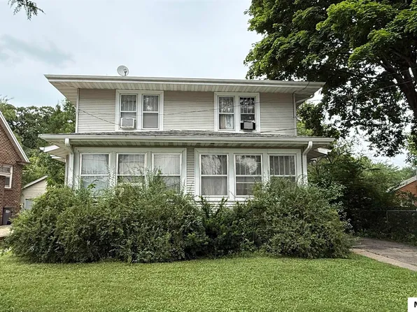 18 Linden Dr, Mason City, IA 50401