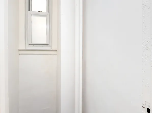 27 West 55th Street image 5 of 6