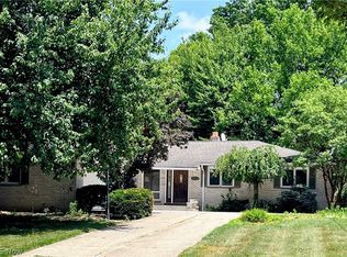 2269 Halcyon Rd, Beachwood, OH 44122