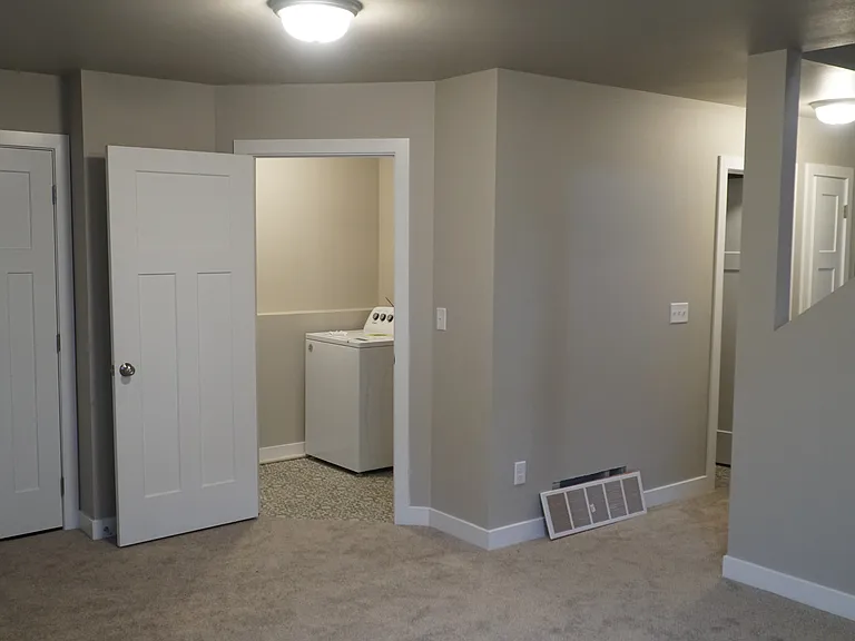 6717 Thomas St — Photo 11
