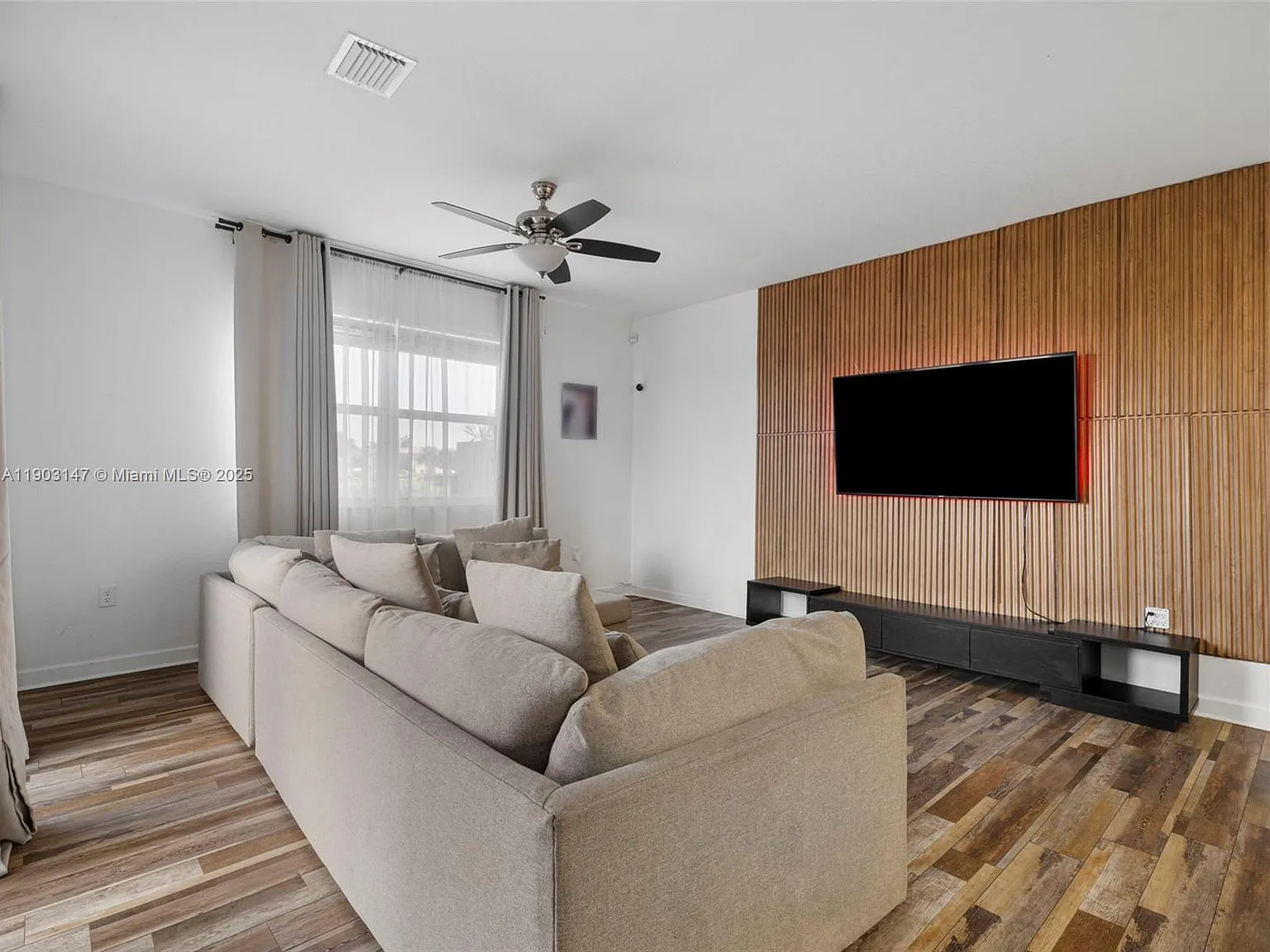 Keys Gate Residential — Photo 3