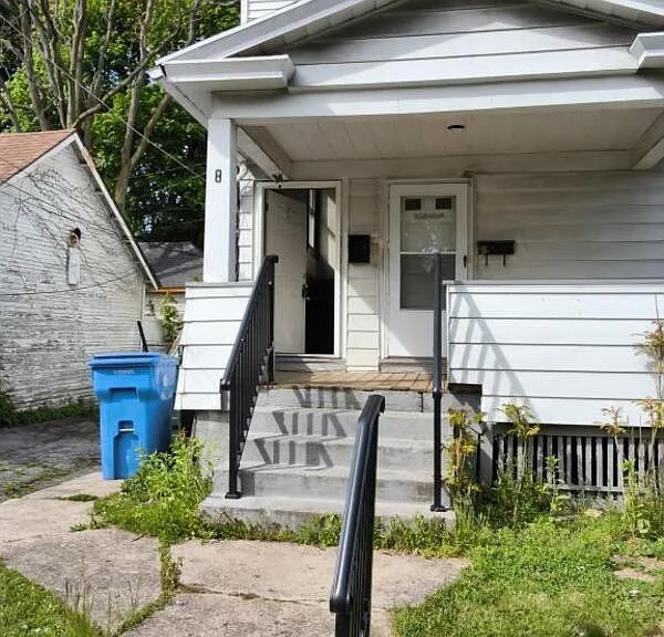 8 Rocket St — Photo 9