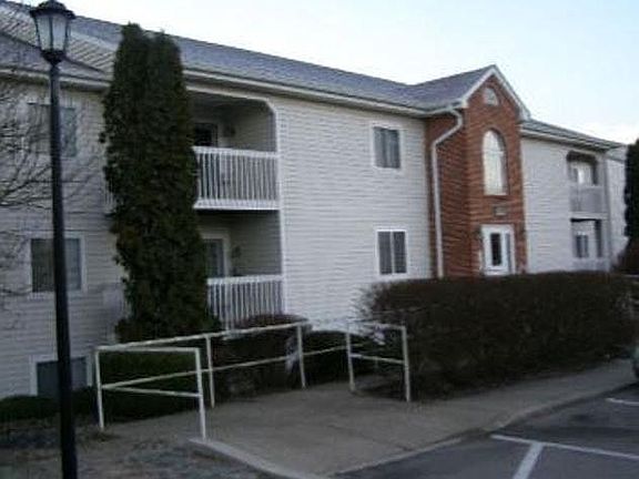 3rd image of 10112 Carnation Ct APT 3