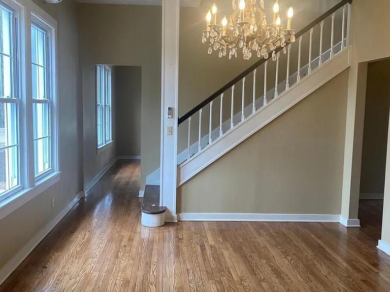 598 Hillcrest St — Photo 7