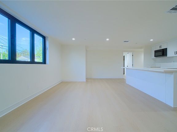 2nd image of 2678 Newell St #1/2