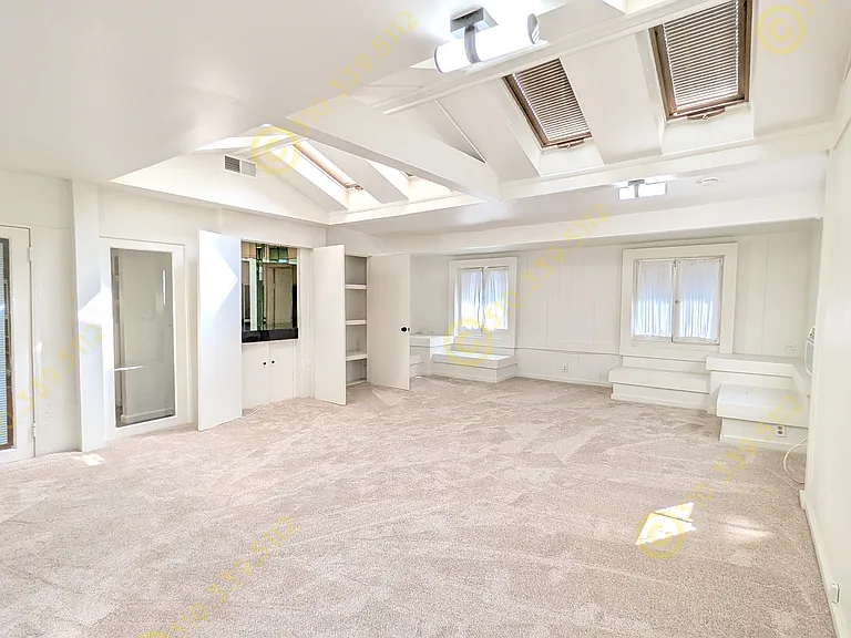 969 N Doheny Dr #1/2 — Photo 39
