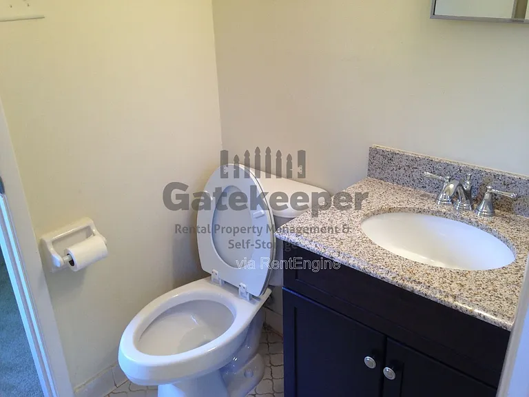 695 Georgia Ave — Photo 10