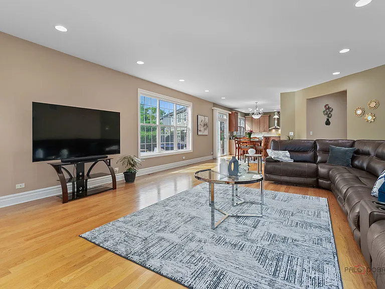 312 Camargo Ct — Photo 15