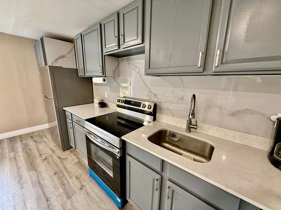 2nd image of 3125 Simpson Rd #5
