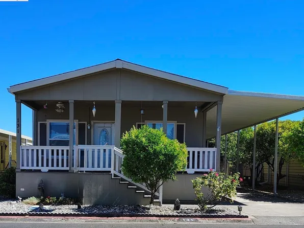131 Cabana Dr, Napa, CA 94558