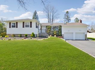 20 Jayne Ave, Huntington Station, NY 11747