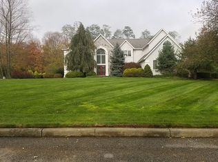 7 Cutler Ct, Suffern, NY 10901