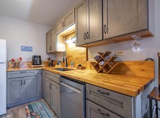 33 Hualalai St APT 304, Hilo, HI 96720