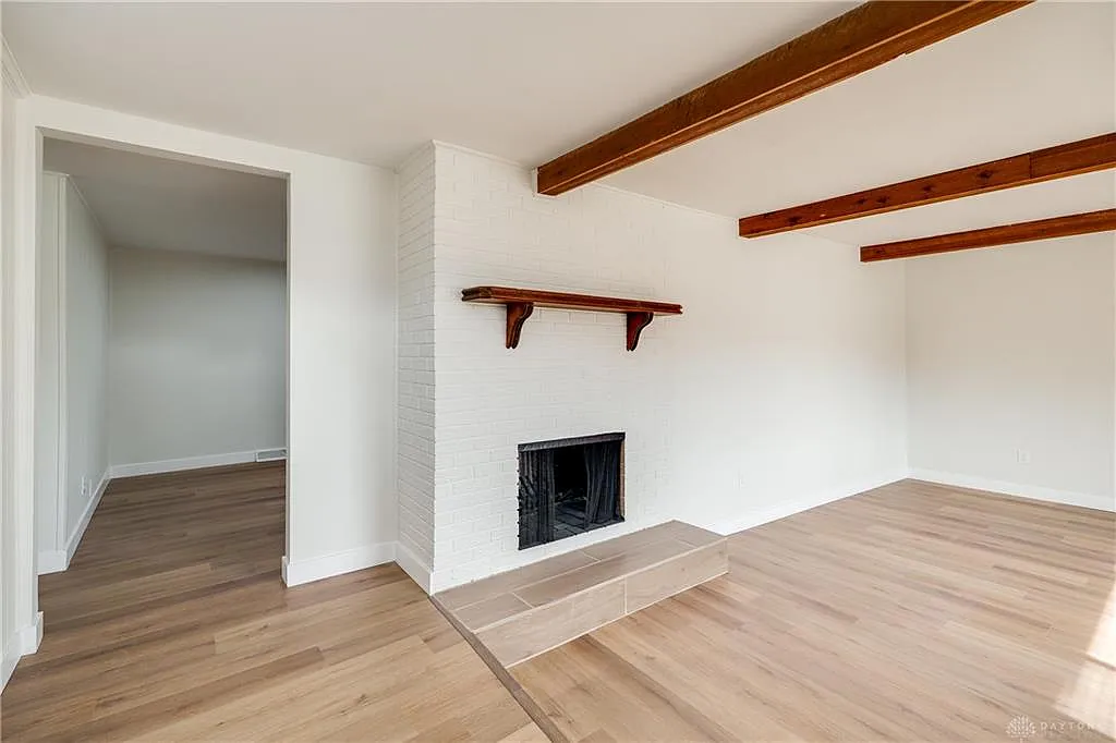 3 bed, 2.0 bath, 1572 sqft, $2,495 — Photo 3