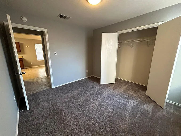 130 Quarter Ave — Photo 10