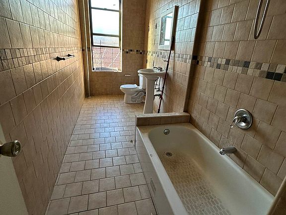4th image of 463 E 23rd St #3F