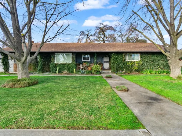 300 N Schnoor Ave, Madera, CA 93637