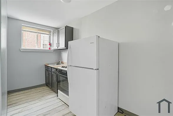 1806 W Champlost St #304 — Photo 29