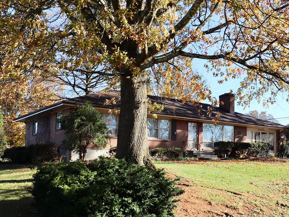 1st image of 1623 Lancaster Dr NW