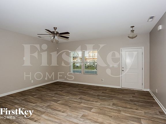 5th image of 408 Gentle Bend Cv