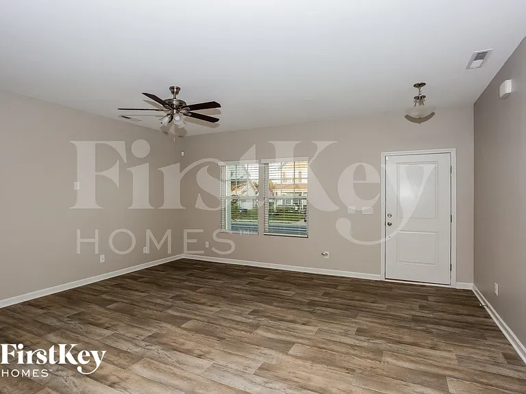 408 Gentle Bend Cv — Photo 5