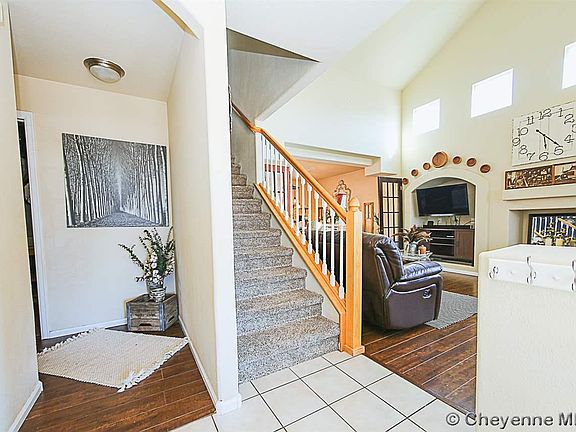 3rd image of 1416 Sunny Hill Dr