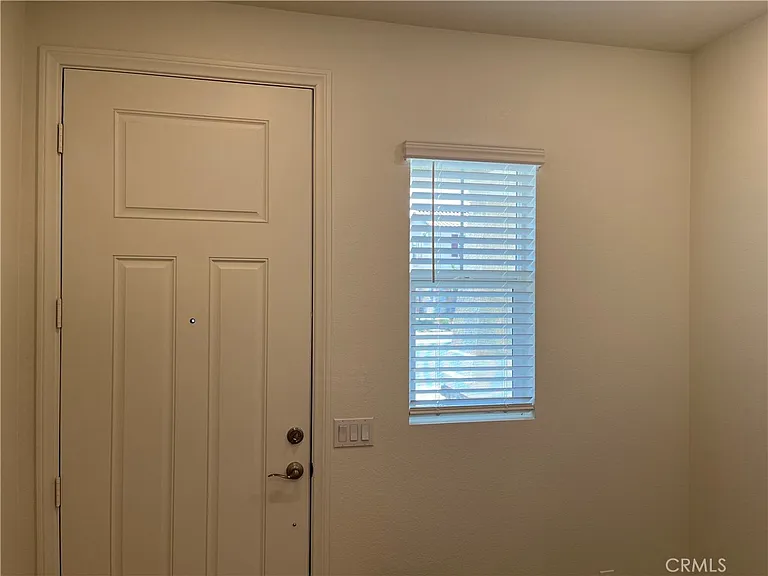 4307 S Malibu Ave — Photo 2