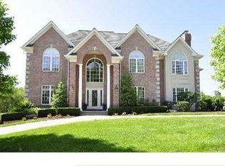 472 Four Lakes Dr, Gibsonia, PA