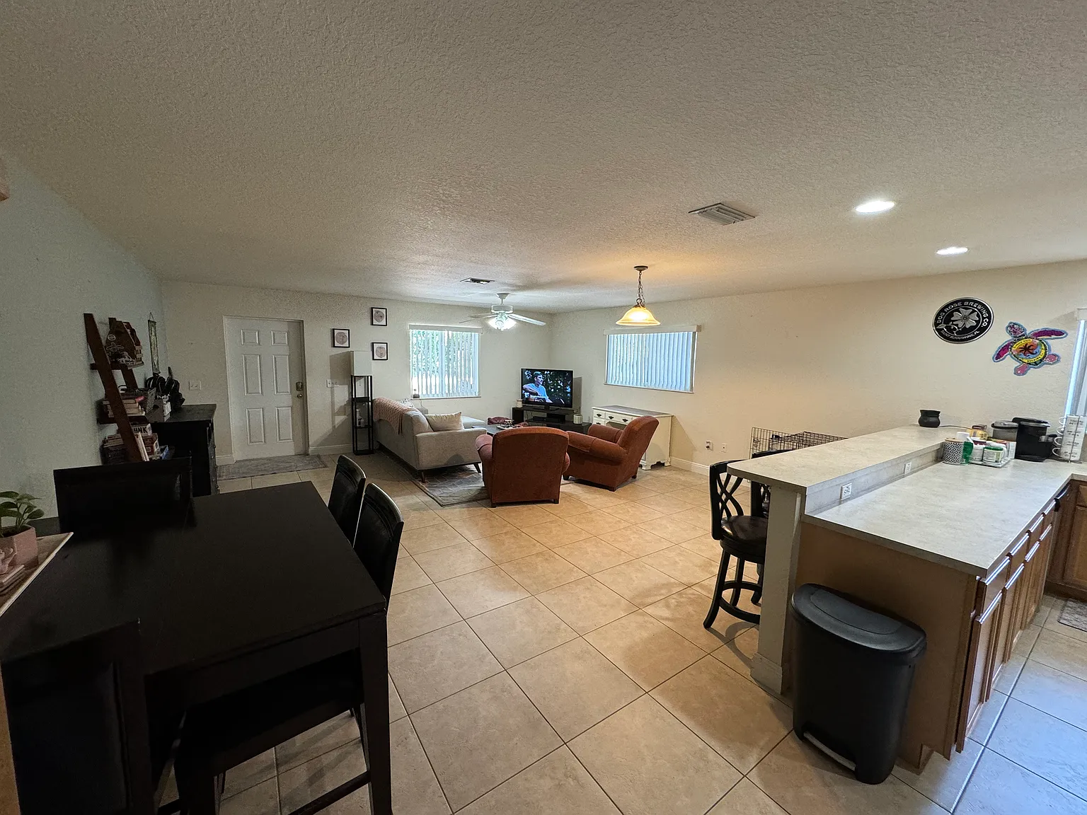121 Casa Court Dr — Photo 3