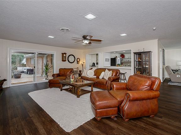 5th image of 3616 Sweetbriar Dr
