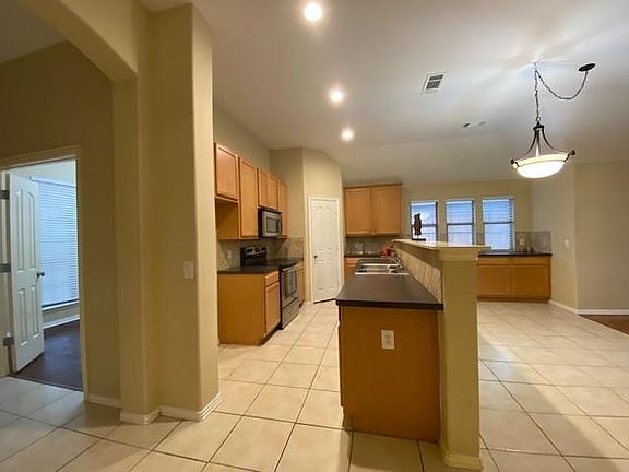 5th image of 1607 Cowtown Dr
