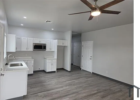 1444 S 13th Pl — Photo 1
