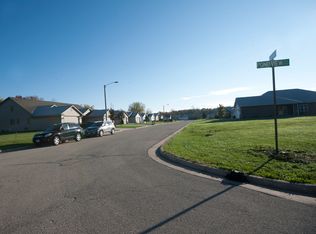 1576 Pond View Dr, Neenah, WI 54956
