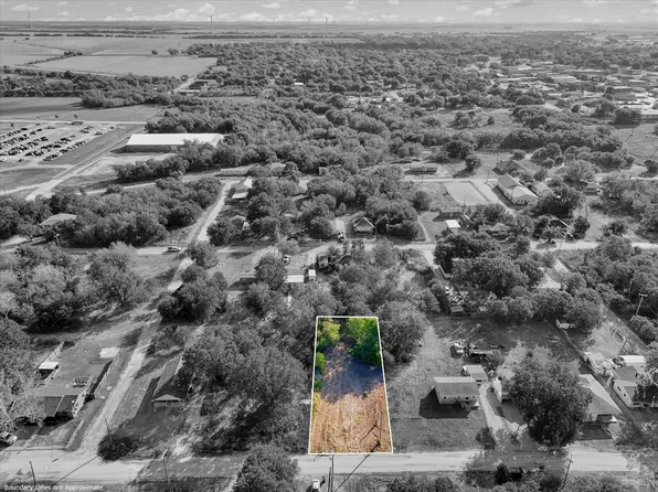 312 N Waco St, Mart, TX 76664