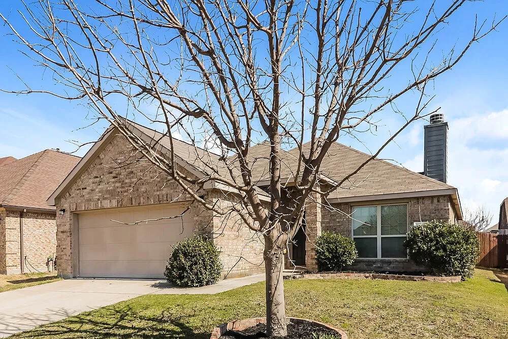 3 bed, 2.0 bath, 1317 sqft, $2,160 — Photo 3