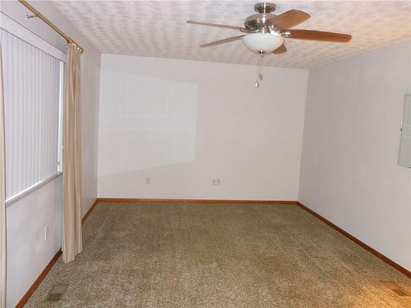 4th image of 606 Maywood Pl