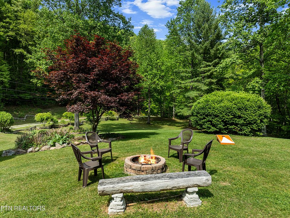 13th image of 1043 Reagan Springs Rd