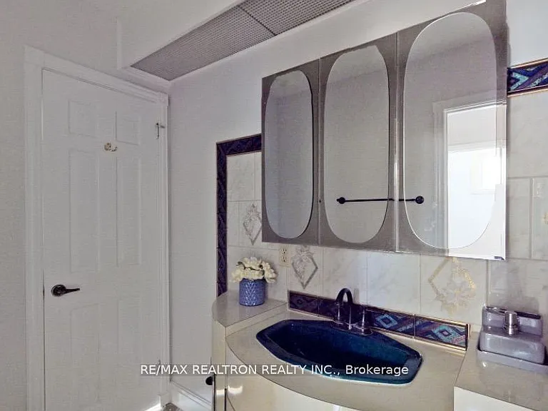 38 Chant Cres — Photo 25