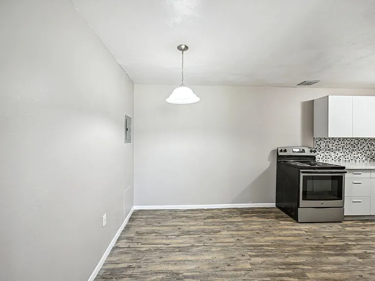 Evergreen 830 Sq.Ft.