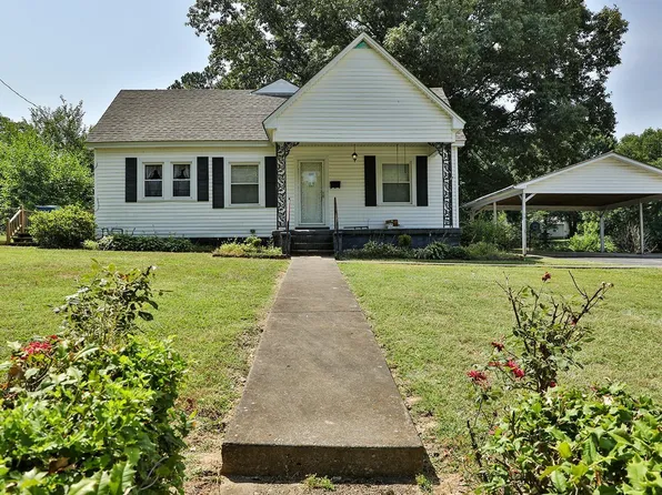 403 E College St, Dyer, TN 38330