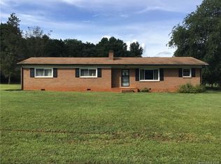 195 E Meadowview Dr, Statesville, NC 28625