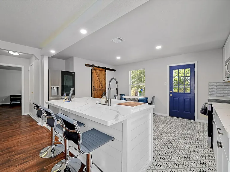 610 Duke Bnd — Photo 8