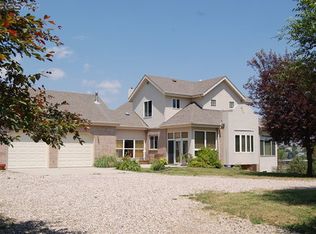 912 Scenic Dr, Fort Collins, CO 80526