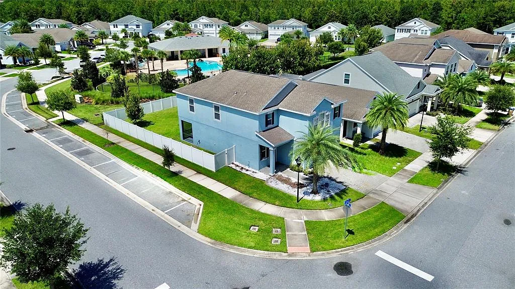 4 bed, 2.5 bath, 2346 sqft, $3,000 — Photo 4